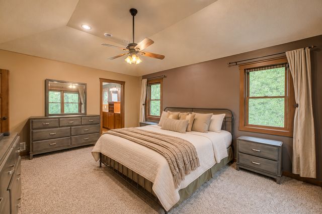317 Meadow Ridge Court, Hudson, WI 54016
