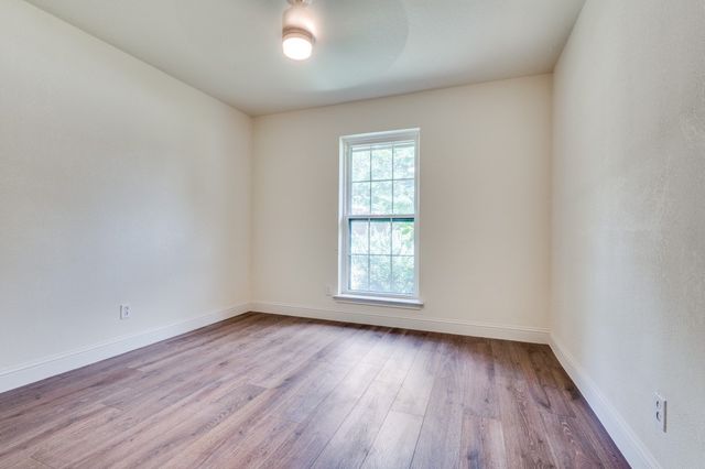 1020 Peach Lane, Desoto, TX 75115