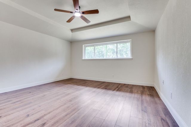 1020 Peach Lane, Desoto, TX 75115