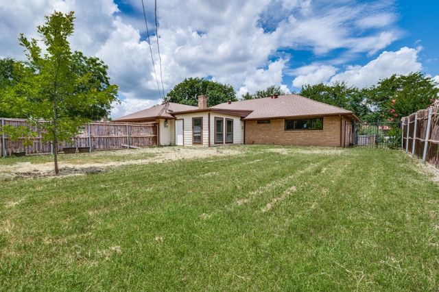 1020 Peach Lane, Desoto, TX 75115