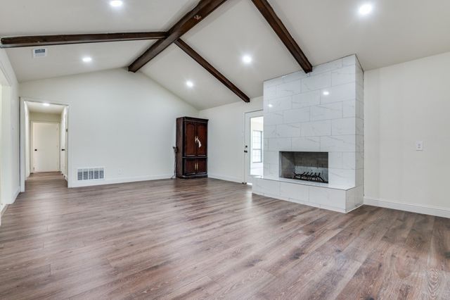 1020 Peach Lane, Desoto, TX 75115