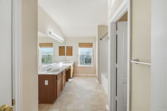 4966 Augusta Square, San Antonio, TX 78247