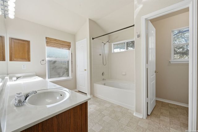 4966 Augusta Square, San Antonio, TX 78247