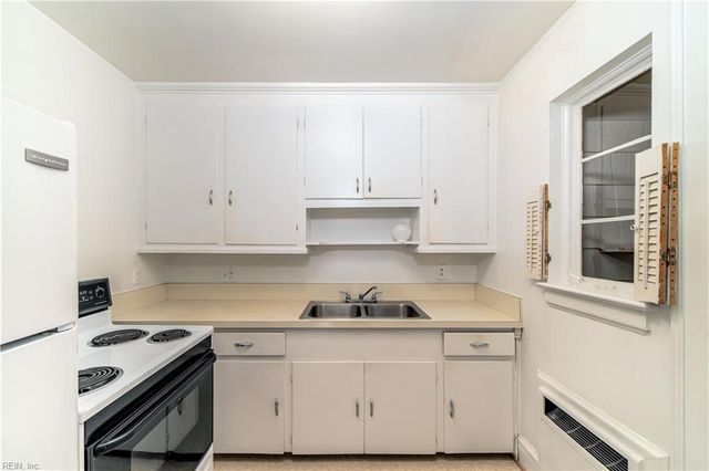 3117 Sterling Point DR A, Portsmouth, VA 23703