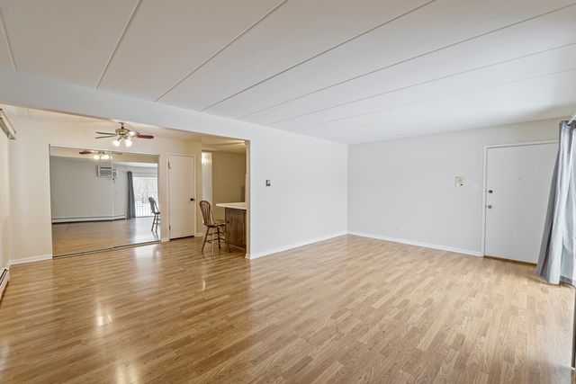 12830 S 71st Avenue 104, Palos Heights, IL 60463