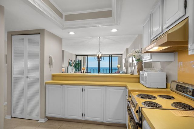 10100 Beach Club Dr Apt 8E, Myrtle Beach, SC 29572