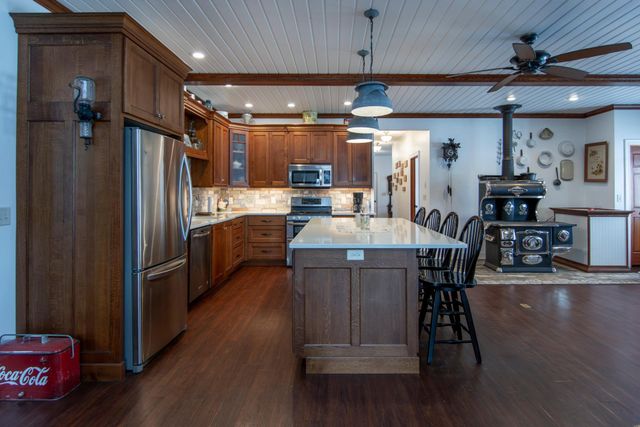 33896 County 21, Browerville, MN 56438