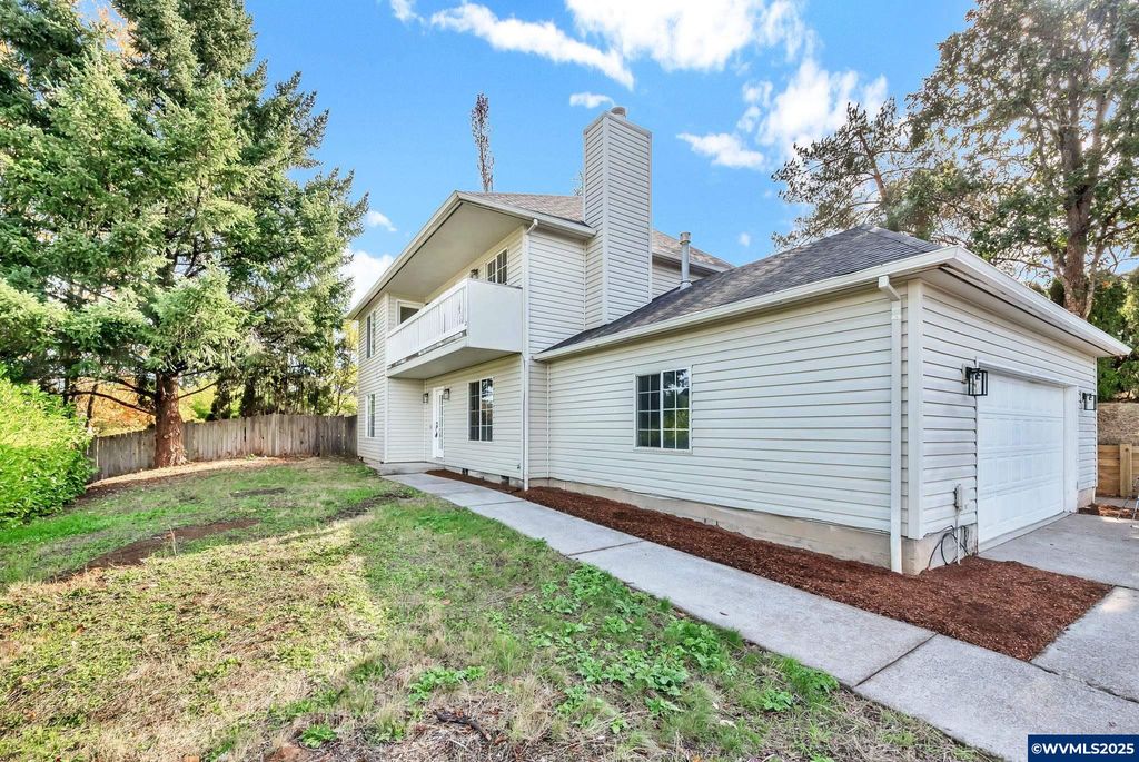 Image 1 of property listing at 2252 Westfarthing NW Wy, Salem, OR 97304