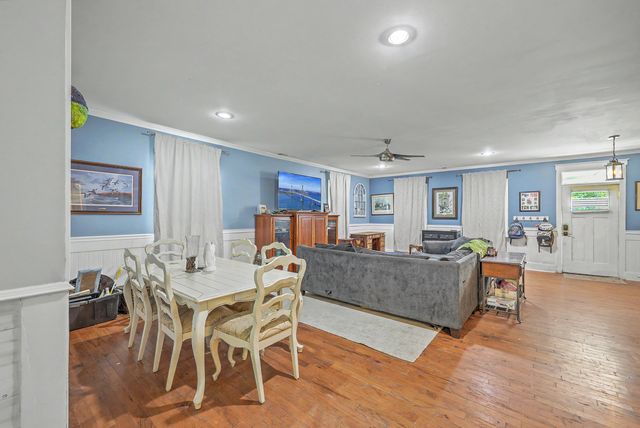 135 Brightwood Drive, Huger, SC 29450