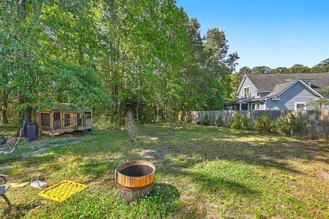 135 Brightwood Drive, Huger, SC 29450