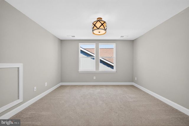 117 MALLARD DR, Lake Frederick, VA 22630