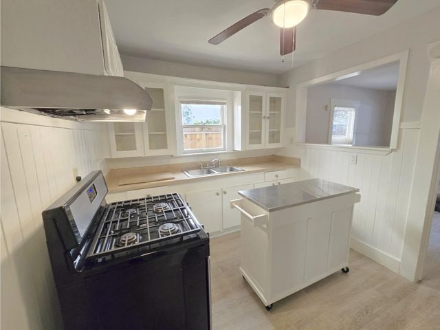 2814 Saint Emanuel Street, Houston, TX 77004
