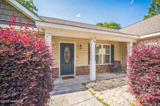 239 Shellbank Drive, Sneads Ferry, NC 28460