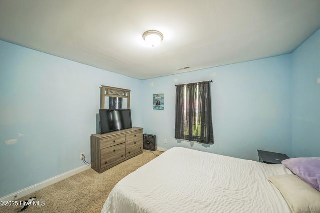 239 Shellbank Drive, Sneads Ferry, NC 28460