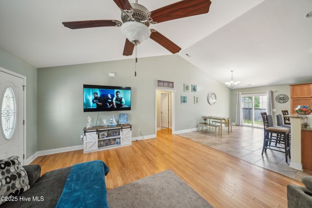 239 Shellbank Drive, Sneads Ferry, NC 28460