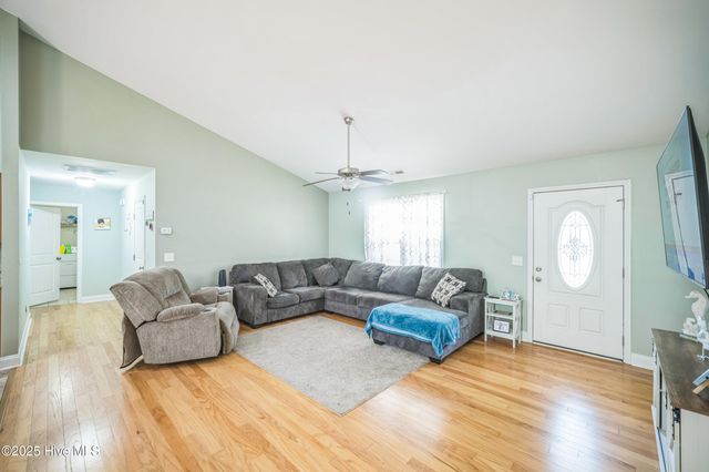 239 Shellbank Drive, Sneads Ferry, NC 28460