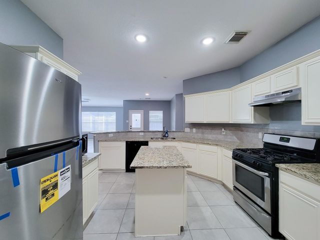 1206 Hemple Drive, Rosenberg, TX 77471