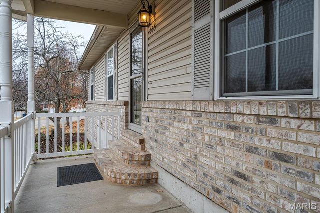 555 Monty View, Washington, MO 63090