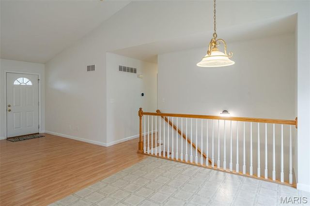 555 Monty View, Washington, MO 63090