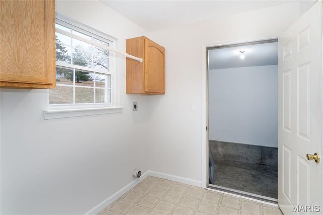 555 Monty View, Washington, MO 63090