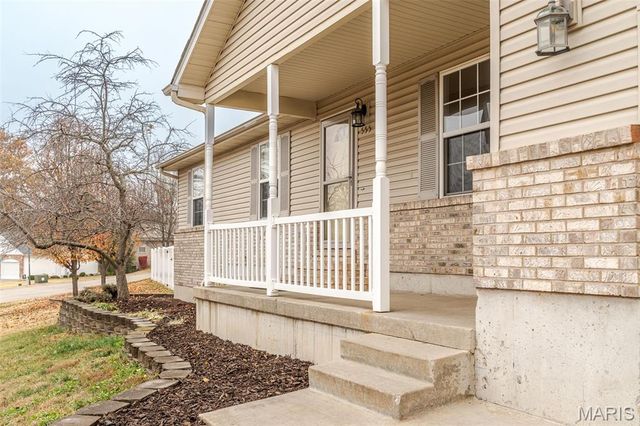 555 Monty View, Washington, MO 63090