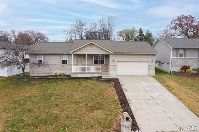 555 Monty View, Washington, MO 63090