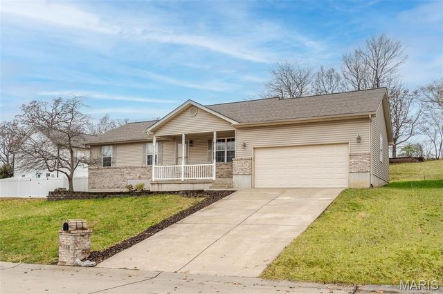 555 Monty View, Washington, MO 63090