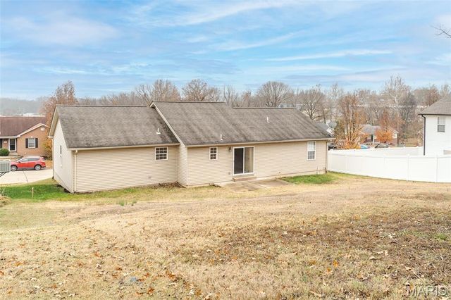 555 Monty View, Washington, MO 63090