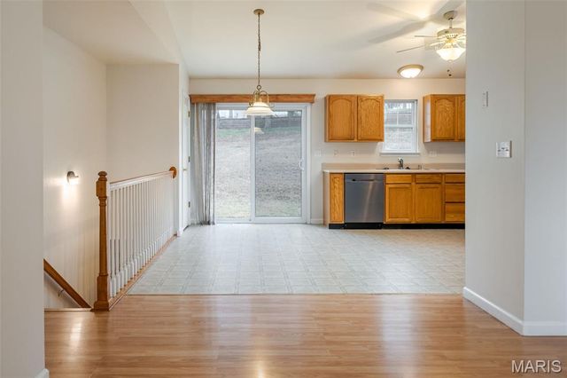 555 Monty View, Washington, MO 63090