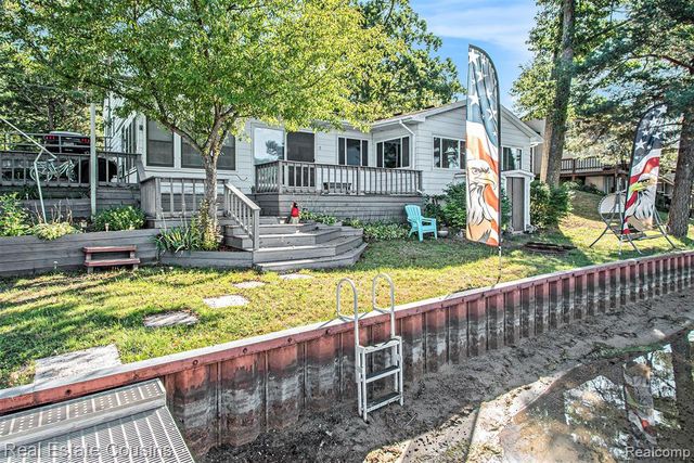 1734 Forest Road, Harrison, MI 48625