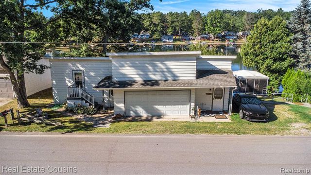 1734 Forest Road, Harrison, MI 48625