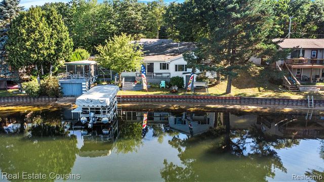 1734 Forest Road, Harrison, MI 48625