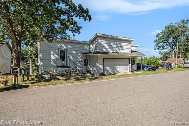 1734 Forest Road, Harrison, MI 48625
