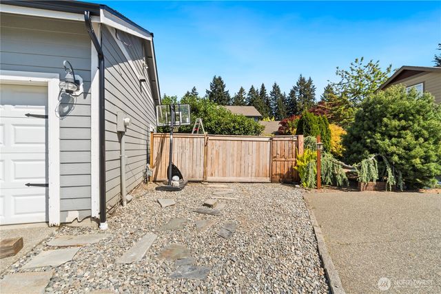 16802 129th Avenue E, Puyallup, WA 98374