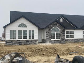 5436 Fountain Circle, Winfield, IN 46307