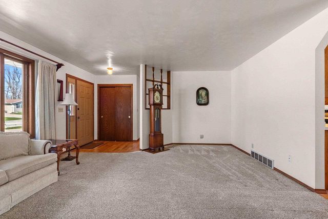 2234 JEN RAE ROAD, Green Bay, WI 54311