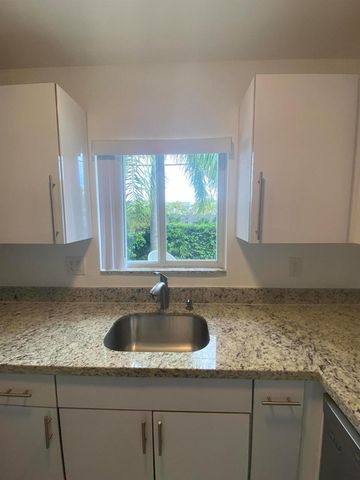 560-570 NE 19th Avenue, Deerfield Beach, FL 33441
