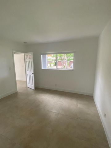 560-570 NE 19th Avenue, Deerfield Beach, FL 33441