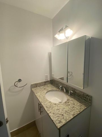 560-570 NE 19th Avenue, Deerfield Beach, FL 33441