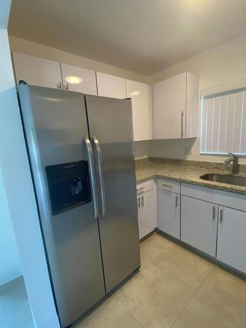 560-570 NE 19th Avenue, Deerfield Beach, FL 33441