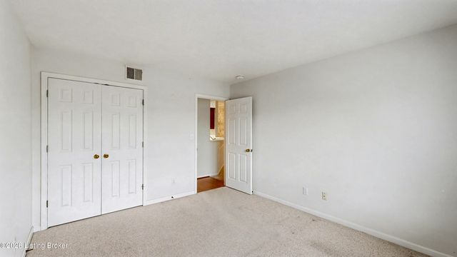 8301 Bellis Way, Lyndon, KY 40242