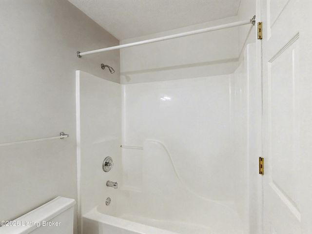 8301 Bellis Way, Lyndon, KY 40242