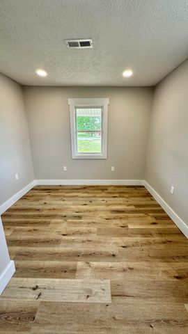 10308a E Business 60, Mountain Grove, MO 65711