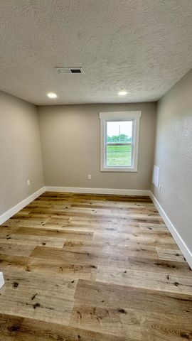 10308a E Business 60, Mountain Grove, MO 65711