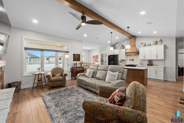 5504 E Morningside Cir Circle, Sioux Falls, SD 57110