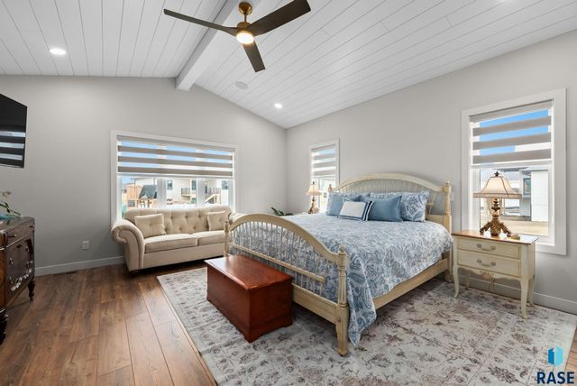 5504 E Morningside Cir Circle, Sioux Falls, SD 57110