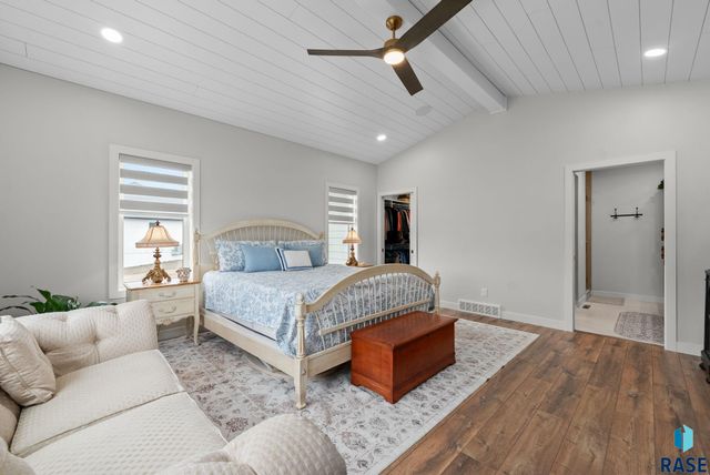 5504 E Morningside Cir Circle, Sioux Falls, SD 57110