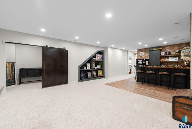 5504 E Morningside Cir Circle, Sioux Falls, SD 57110