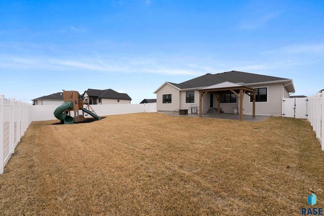 5504 E Morningside Cir Circle, Sioux Falls, SD 57110