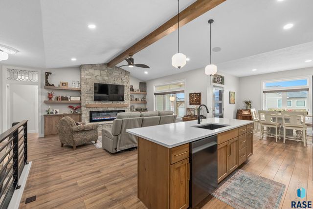 5504 E Morningside Cir Circle, Sioux Falls, SD 57110